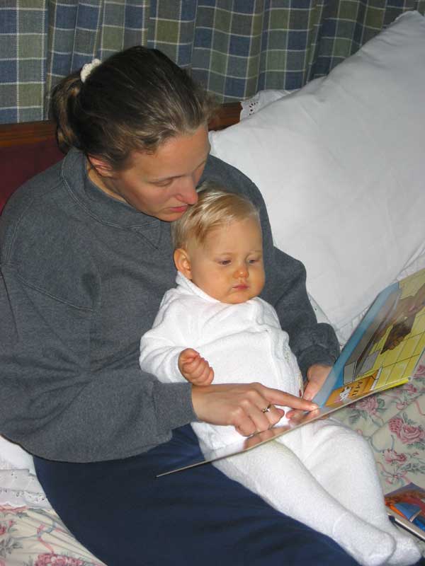 reading_tn.jpg (4566 bytes)